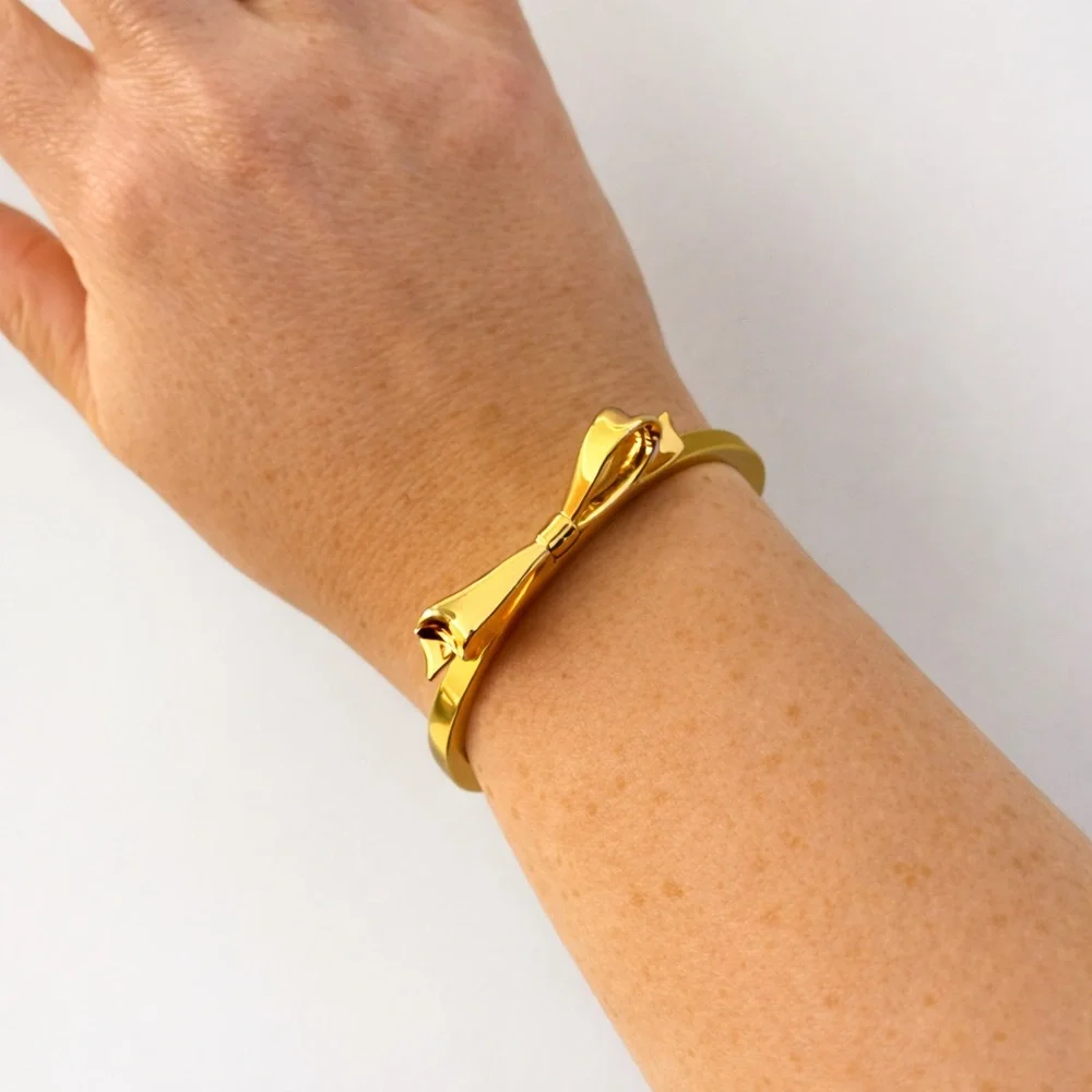 kate spade gold bow bangle bracelet - polished bow detail - Picture 5 of 5